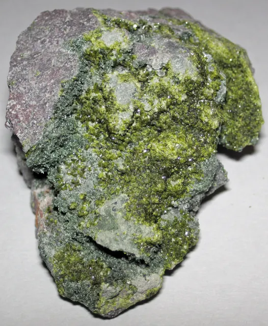 Epidote-lined vug in basalt, Portage Lake Volcanics, Centennial Mine, Keweenaw Peninsula