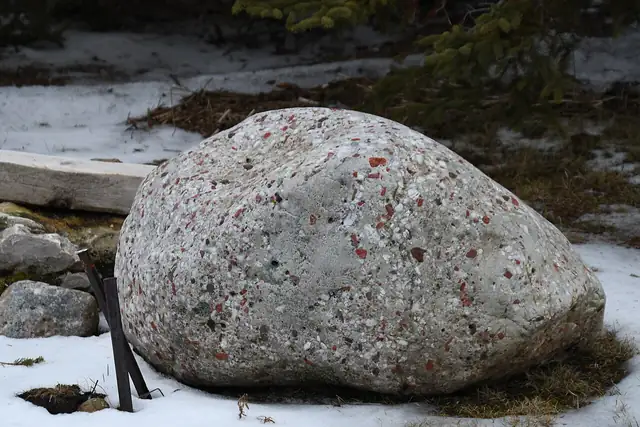Large puddingstone boulder, Drummond Island